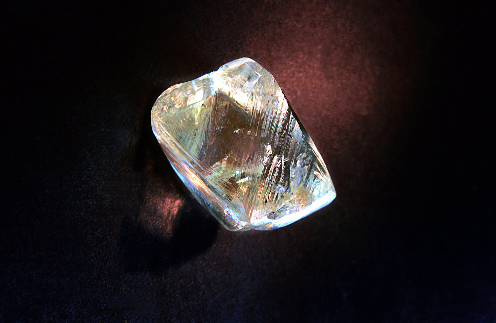 АЛРОСА добыла алмаз в 78,02 карата