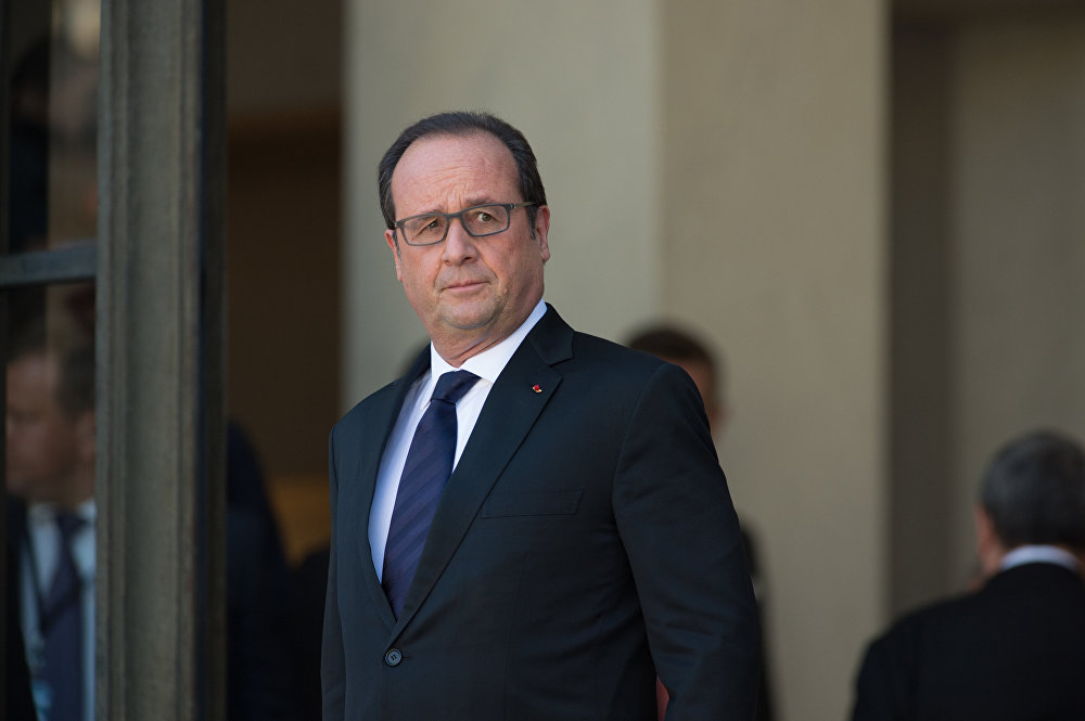 Олланд приветствует решение Германии об участии в операциях в Сирии