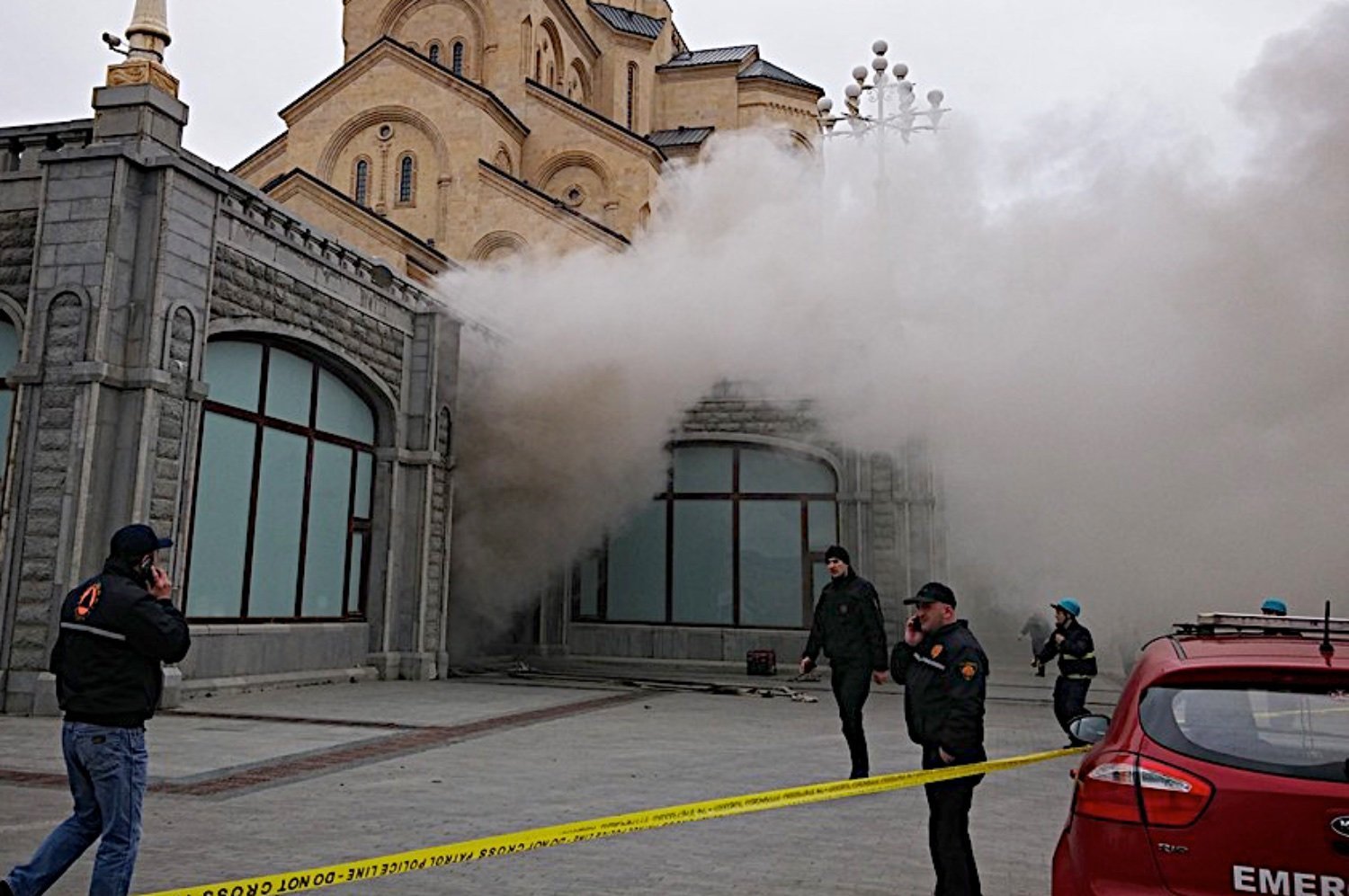 Пожар в храме Самеба Пожар в храме Самеба