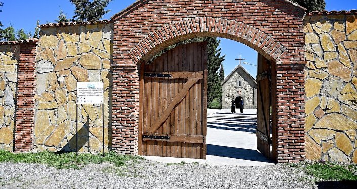 Вход на территорию Кандского монастыря