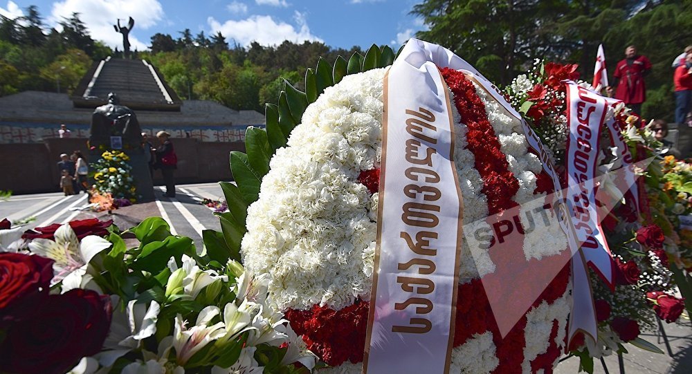 Венки у могилы Неизвестного солдата в парке Ваке, День Победы над фашизмом