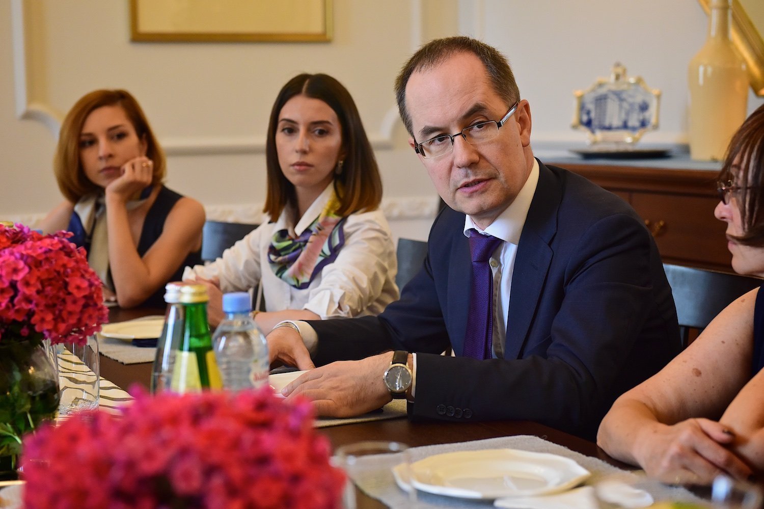Глава секции российских интересов при посольстве Швейцарии в Грузии Вадим Горелов на встрече с жителями Грузии.