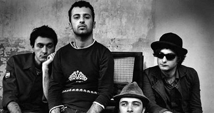 Ника Кочаров и его альтернативная рок-группа Young Georgian Lolitas Ника Кочаров и его альтернативная рок-группа Young Georgian Lolitas