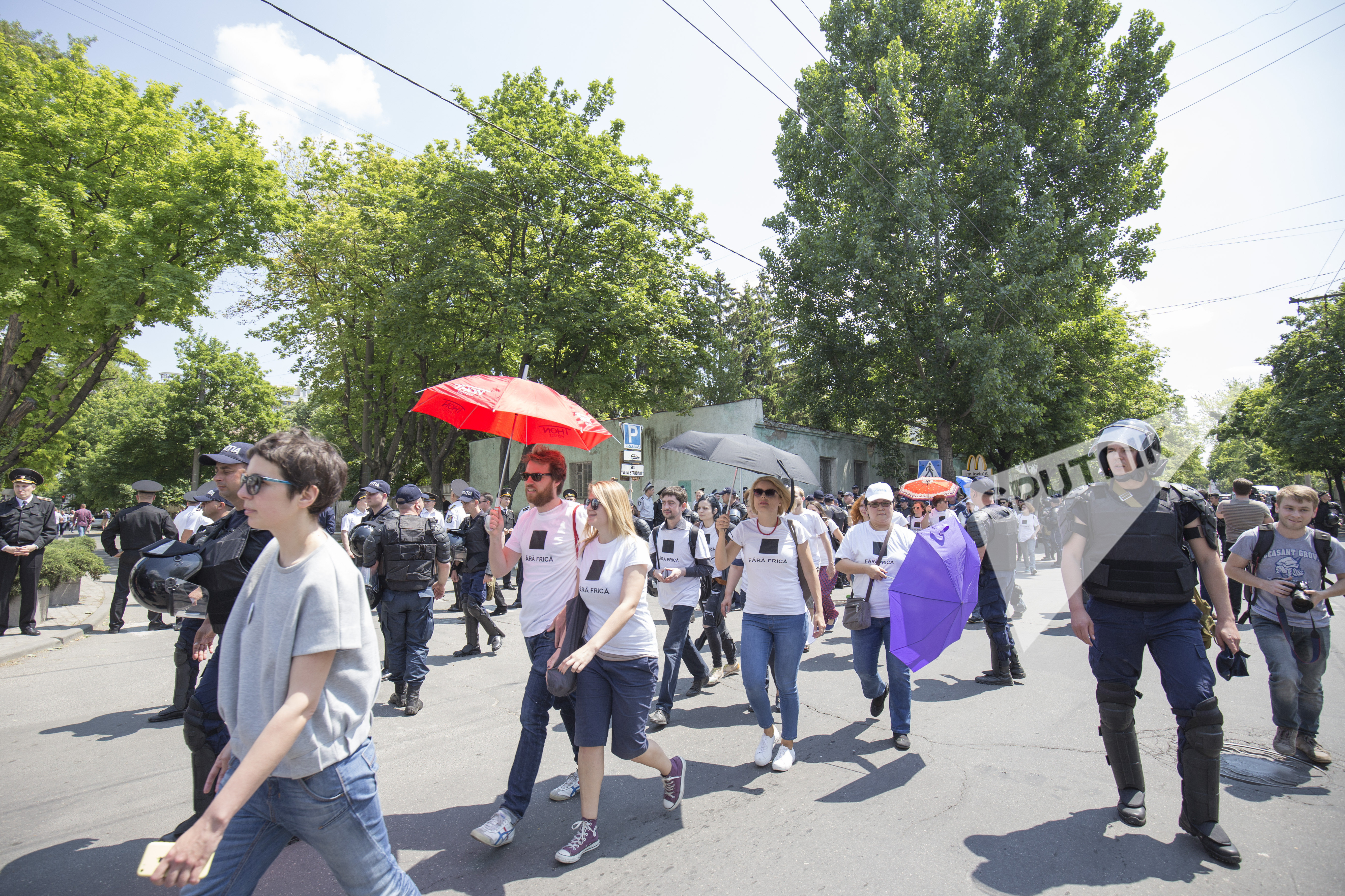 Марш ЛГБТ - сообщества в Кишиневе Марш ЛГБТ - сообщества в Кишиневе