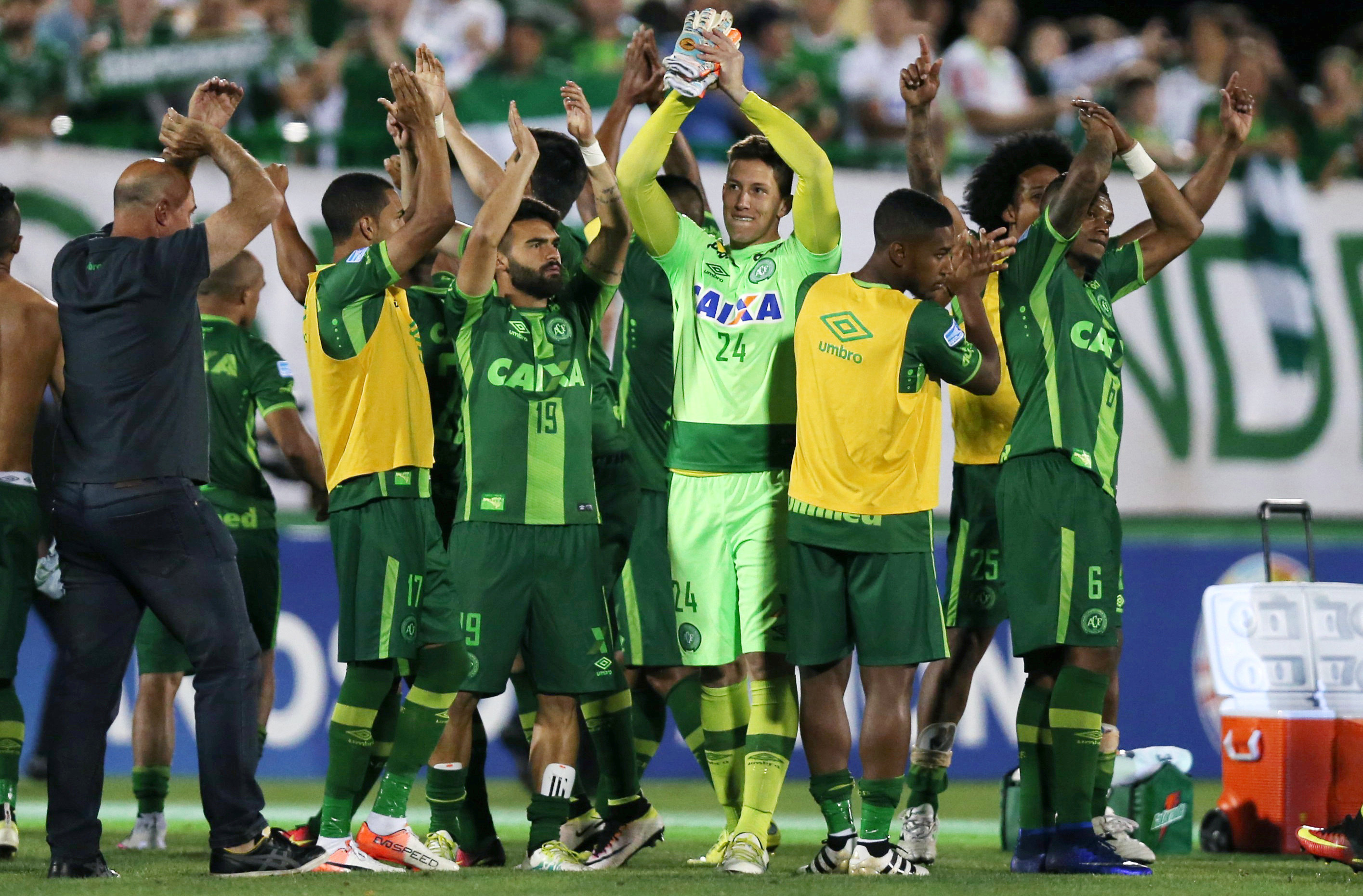 Игроки бразильской команды Chapecoense, погибшей в авиакатастрофе в Колумбии Игроки бразильской команды Chapecoense, погибшей в авиакатастрофе в Колумбии