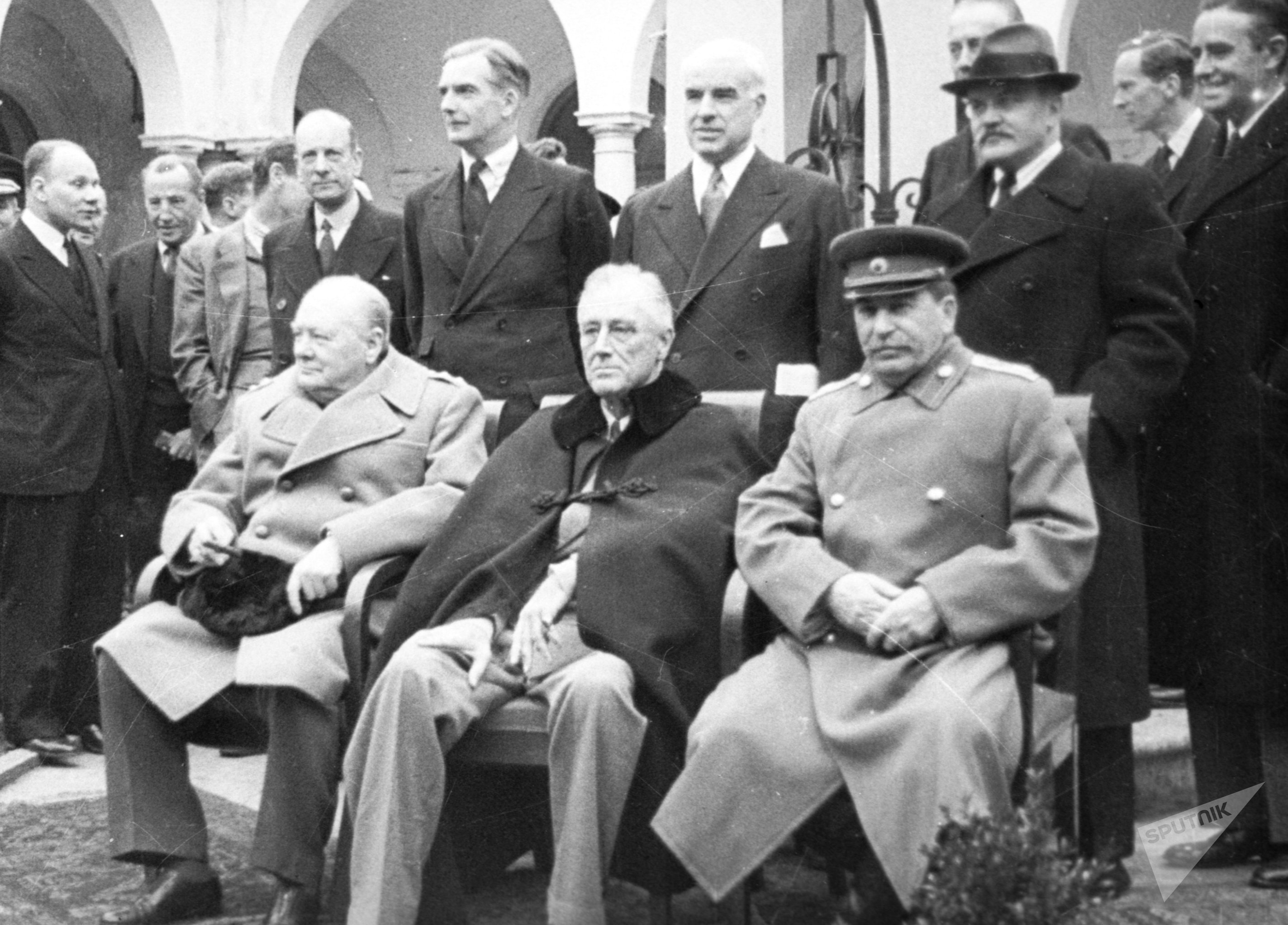 Уинстон Черчилль, Франклин Рузвельт, Иосиф Сталин Уинстон Черчилль, Франклин Рузвельт, Иосиф Сталин