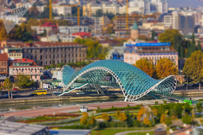 Мост Мира в Тбилиси Мост Мира в Тбилиси