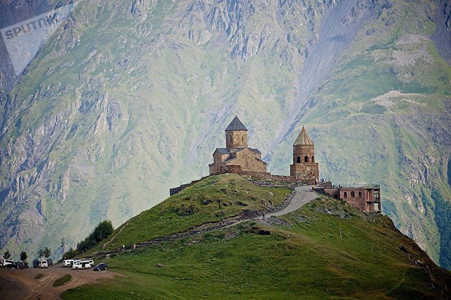 Церковь Святой Троицы у села Гергети, Казбегский район Церковь Святой Троицы у села Гергети, Казбегский район