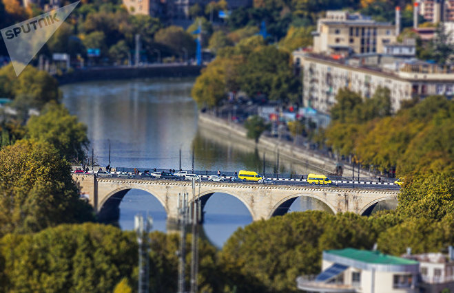 Мост Галактиона Табидзе в Тбилиси Мост Галактиона Табидзе в Тбилиси