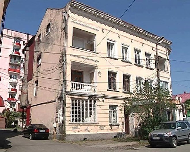 სახლი, საიდანაც სამი წლის ბავშვი გადმოვარდა სახლი, საიდანაც სამი წლის ბავშვი გადმოვარდა