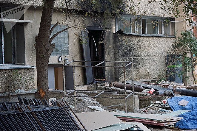 На месте взрыва у бывшего здания Института кибернетики На месте взрыва у бывшего здания Института кибернетики
