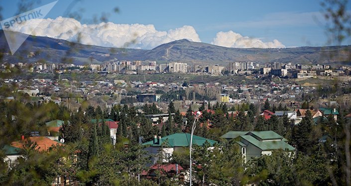 Вид на город Тбилиси весной Вид на город Тбилиси весной