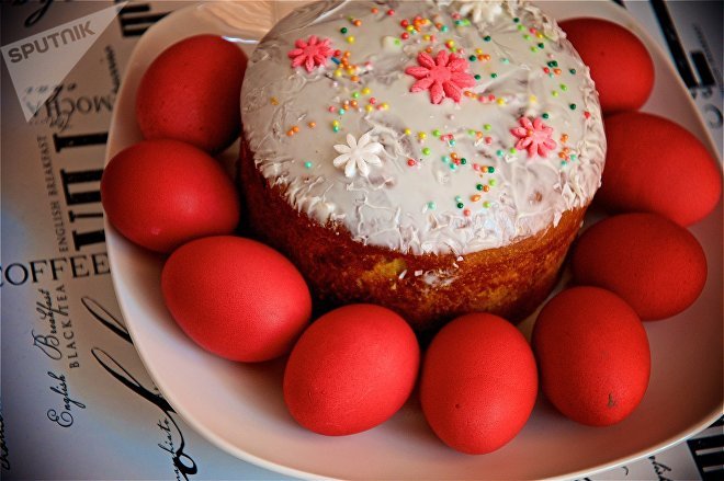 Пасха и крашенные пасхальные яйца Пасха и крашенные пасхальные яйца